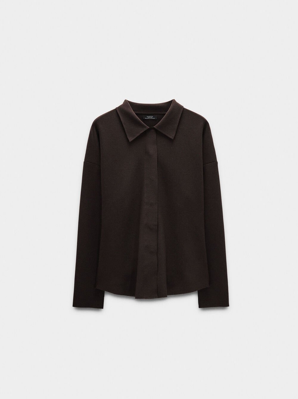 Shirt with long sleeves