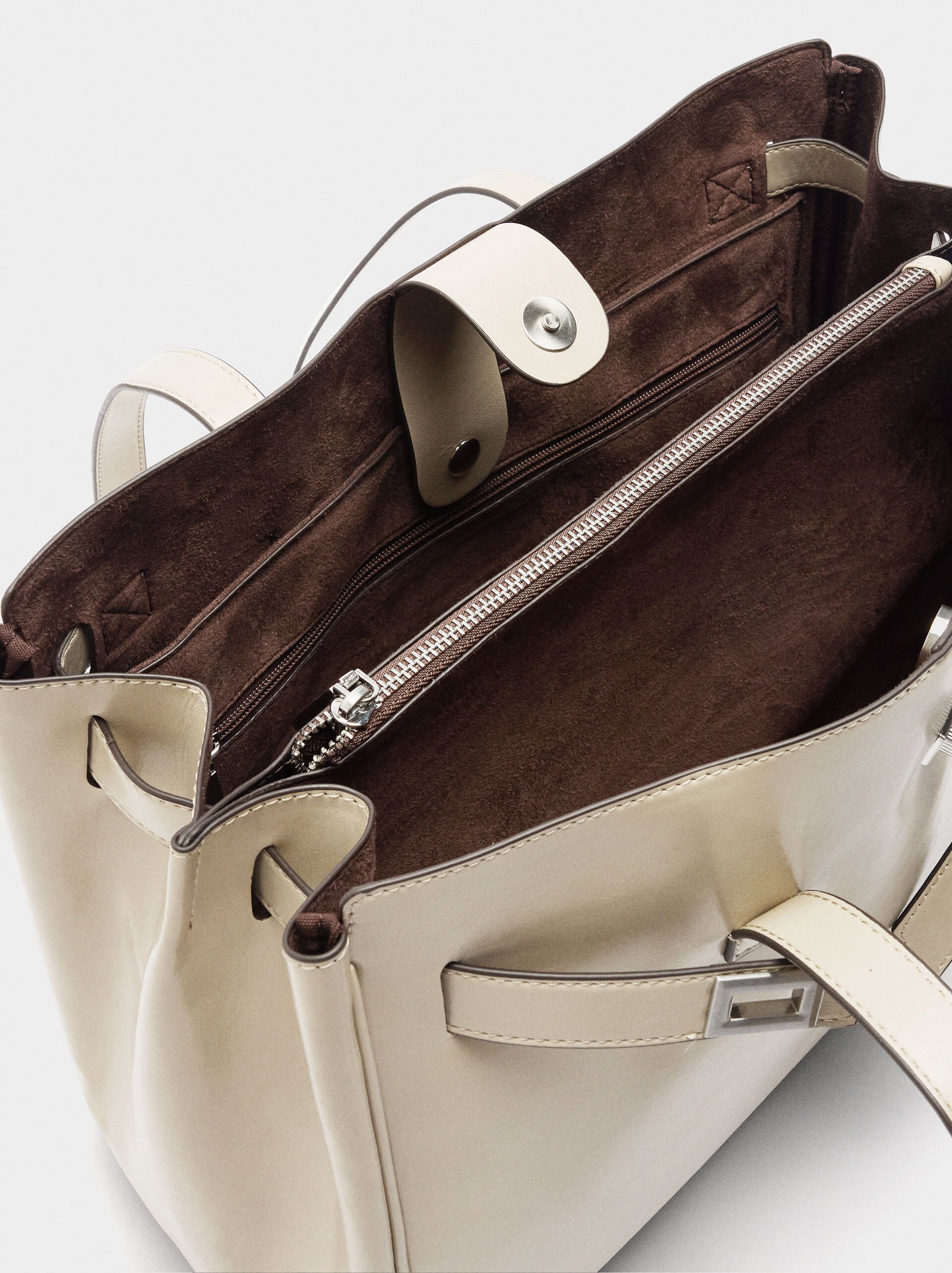 Laptop bag with pendant image number 3.0