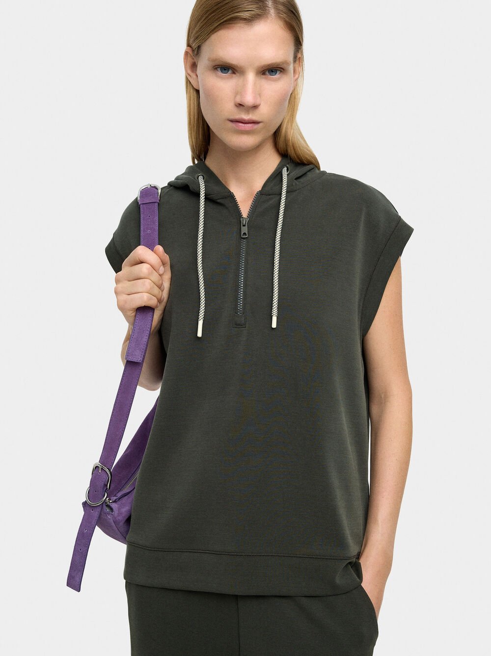 Sleeveless sweatshirt soft touch