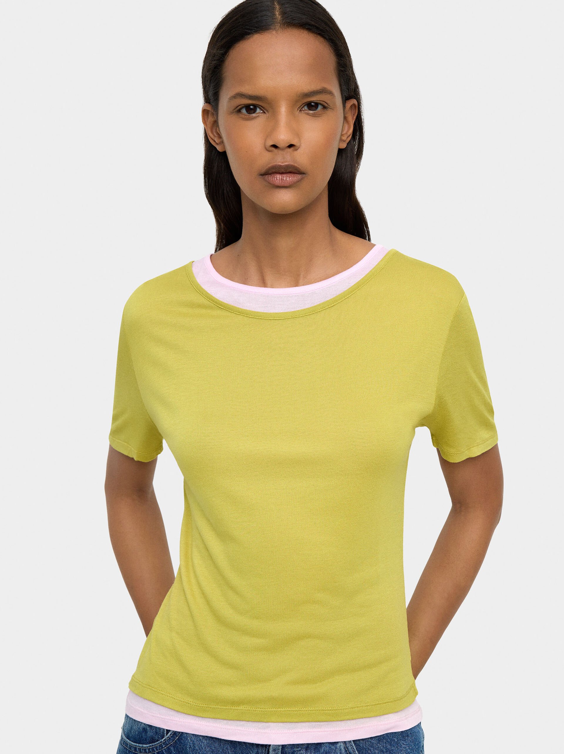 Bicolor T-Shirt image number 1.0