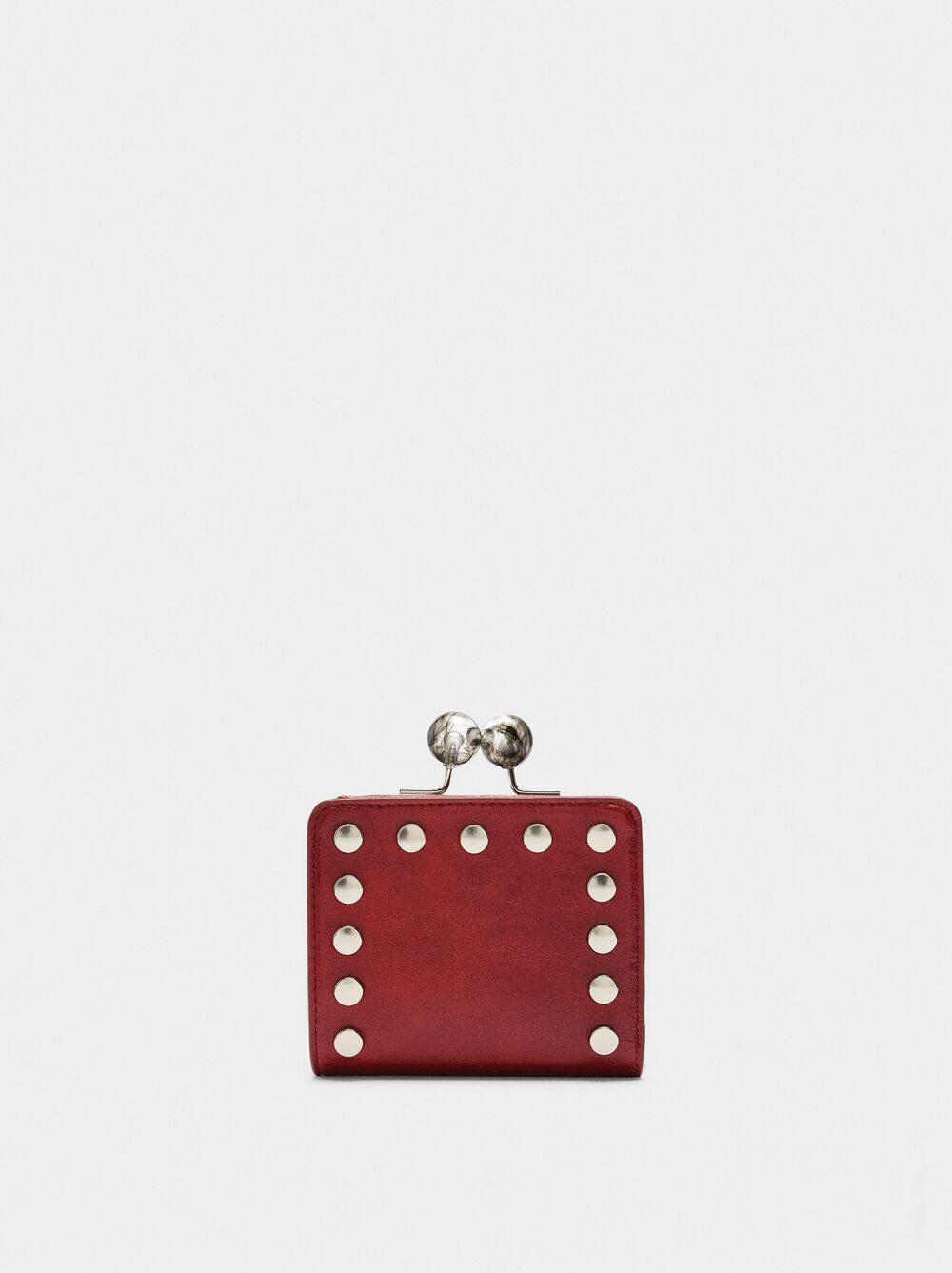 Basic wallet with studs