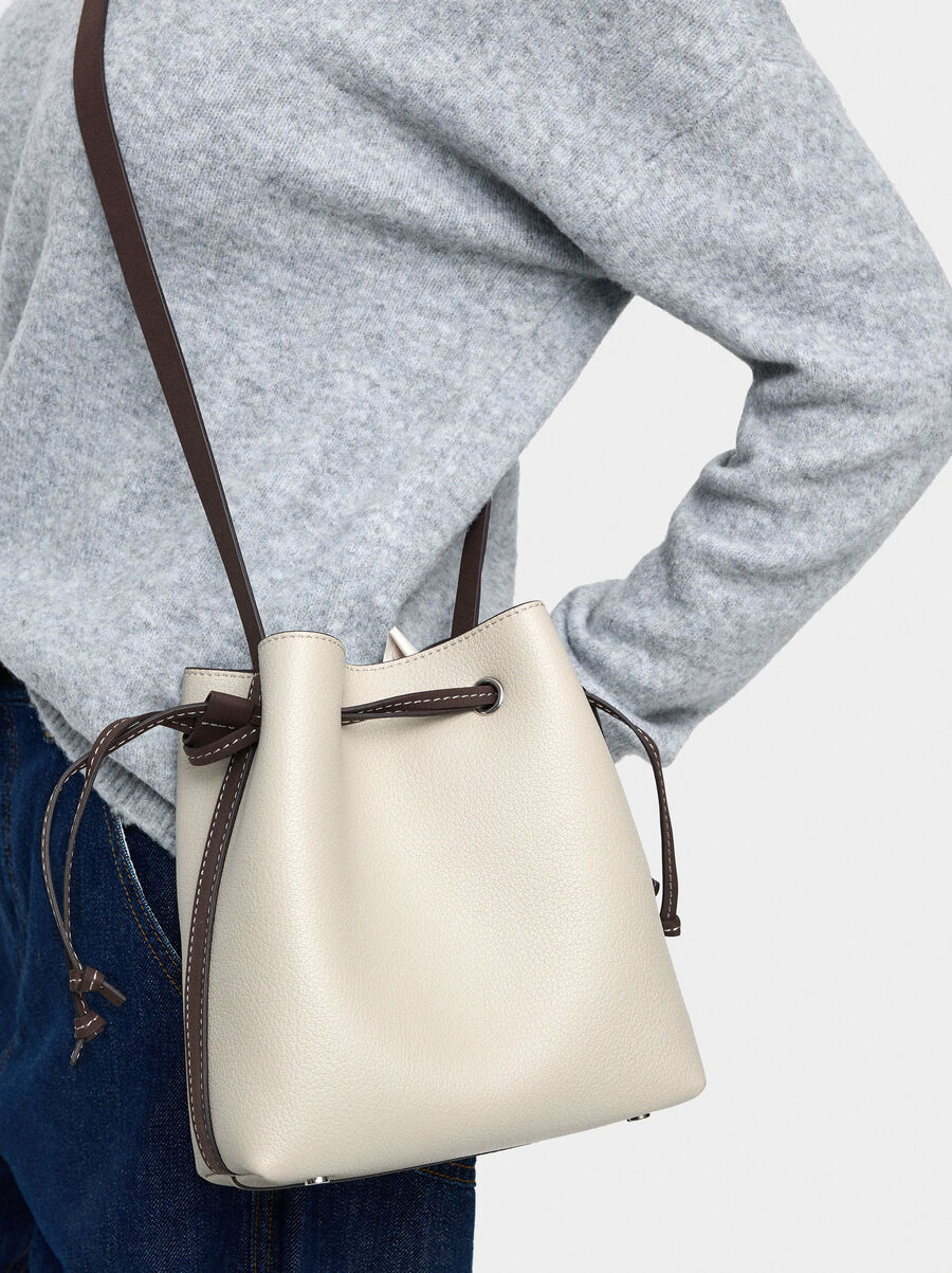 Bolso bandolera con cordón