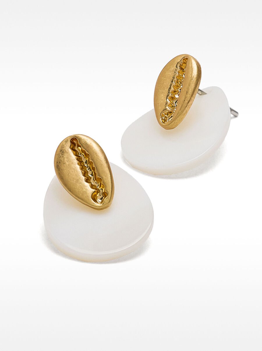 Ohrringe in Muschelform