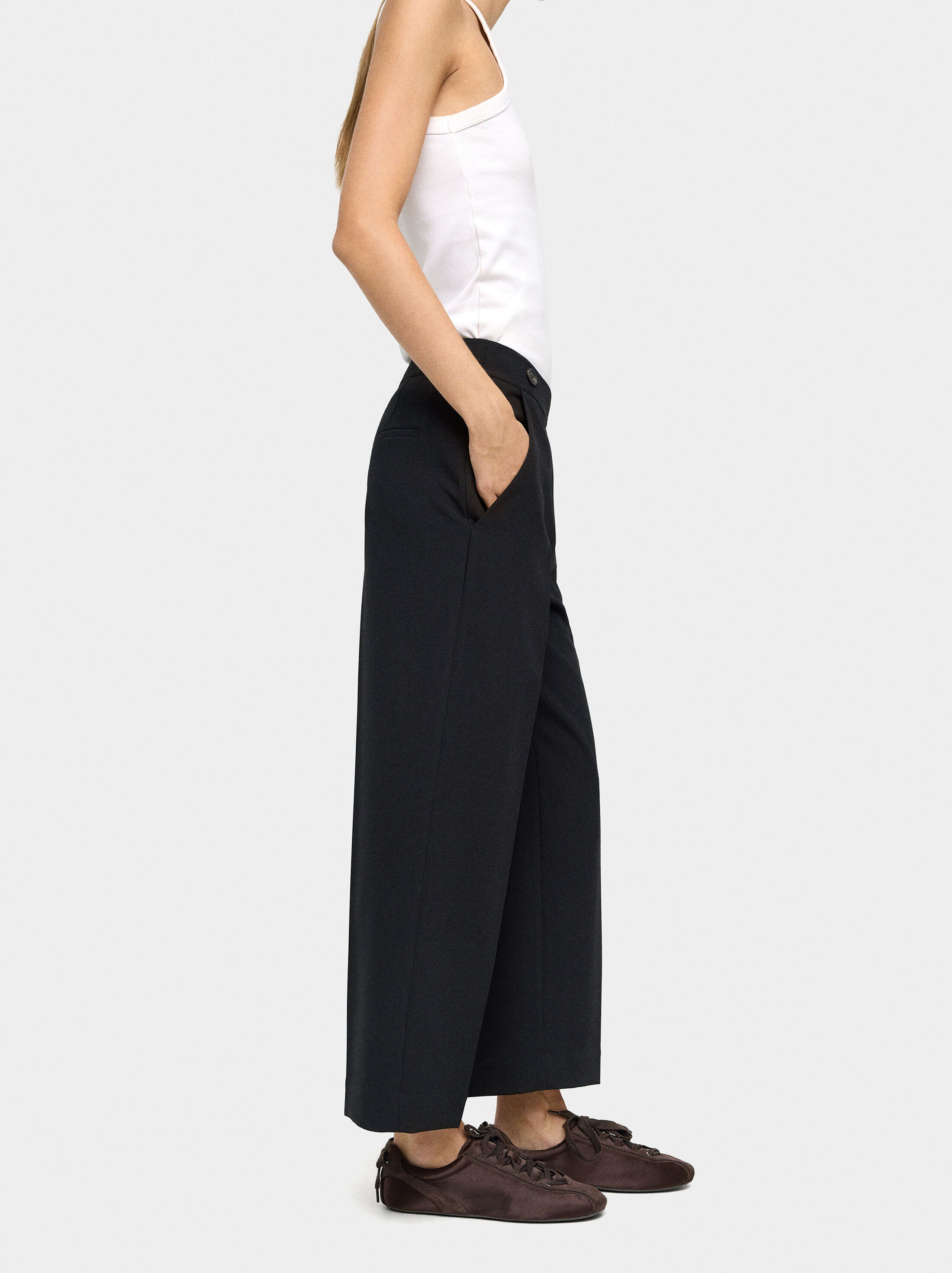 Fluid trousers with pockets image number 2.0