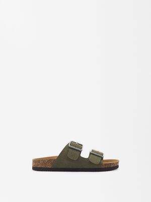 Flat Sandals With Buckle image number 1.0
