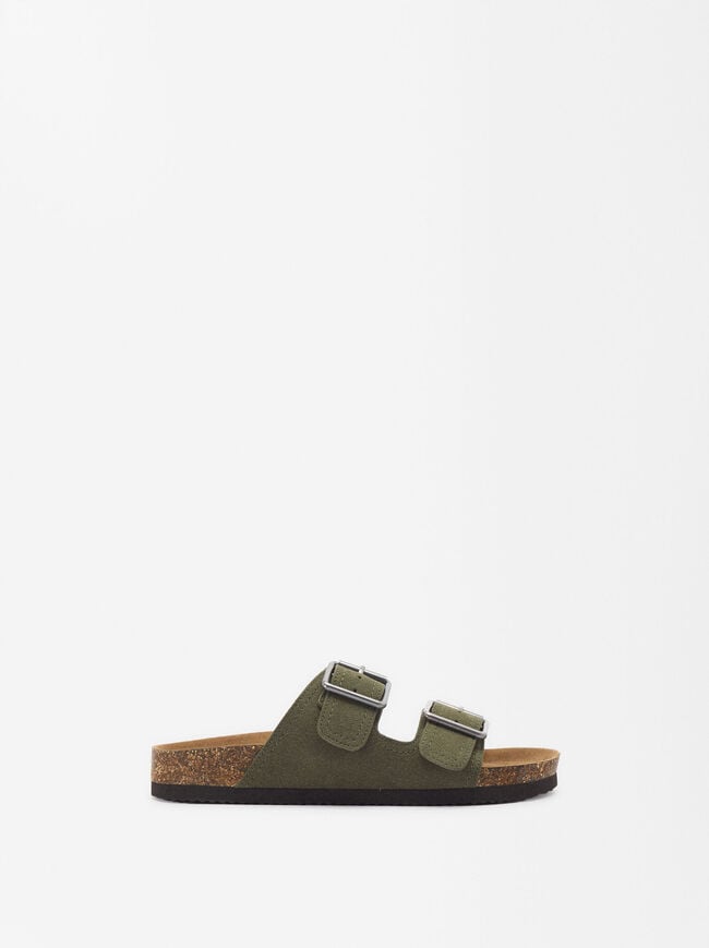 Flat Sandals With Buckle image number 1.0
