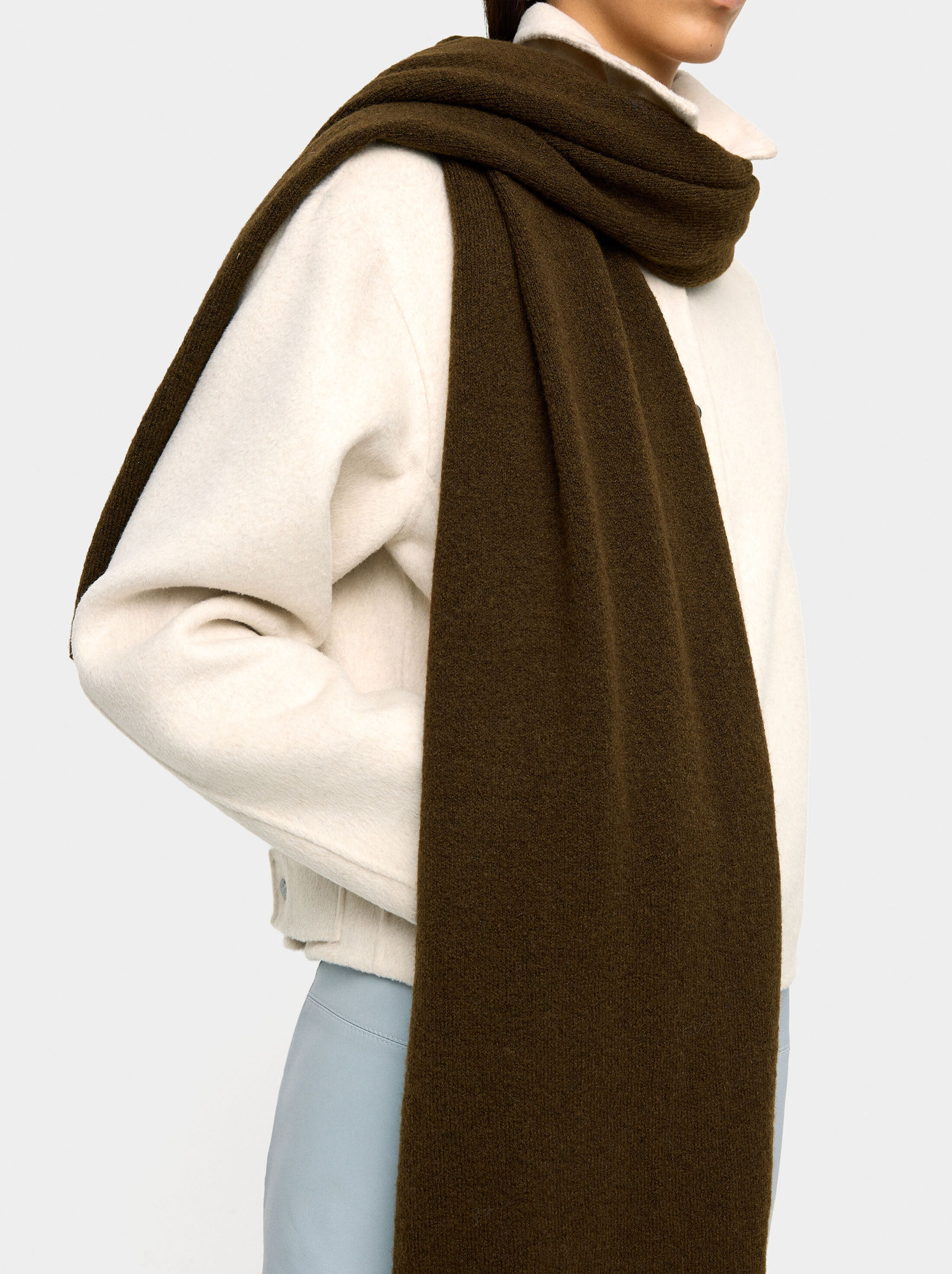 Bufanda llis amb vores canalades image number 1.0