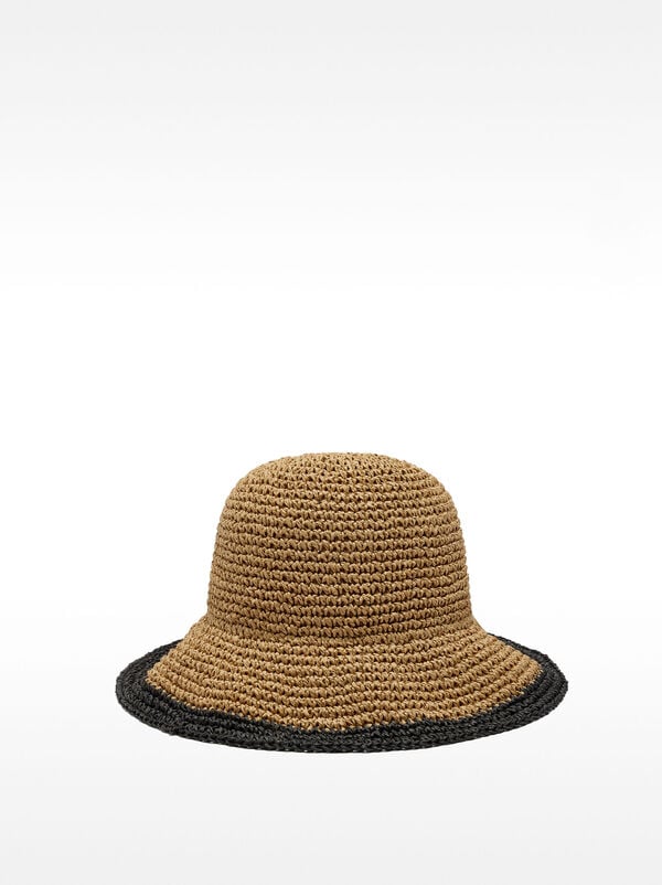 Bucket hat with straw effect