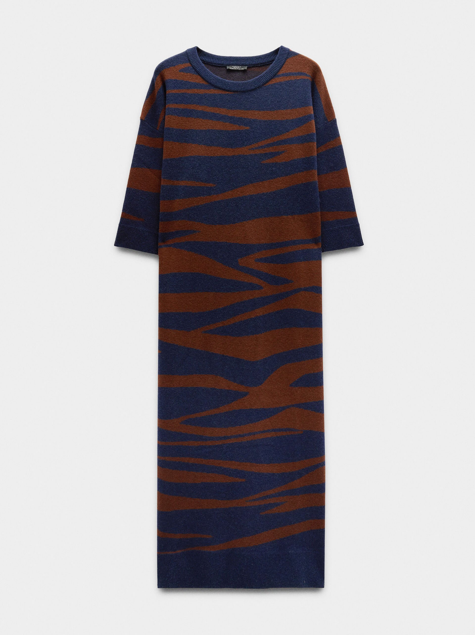 Jacquard knit dress image number 4.0