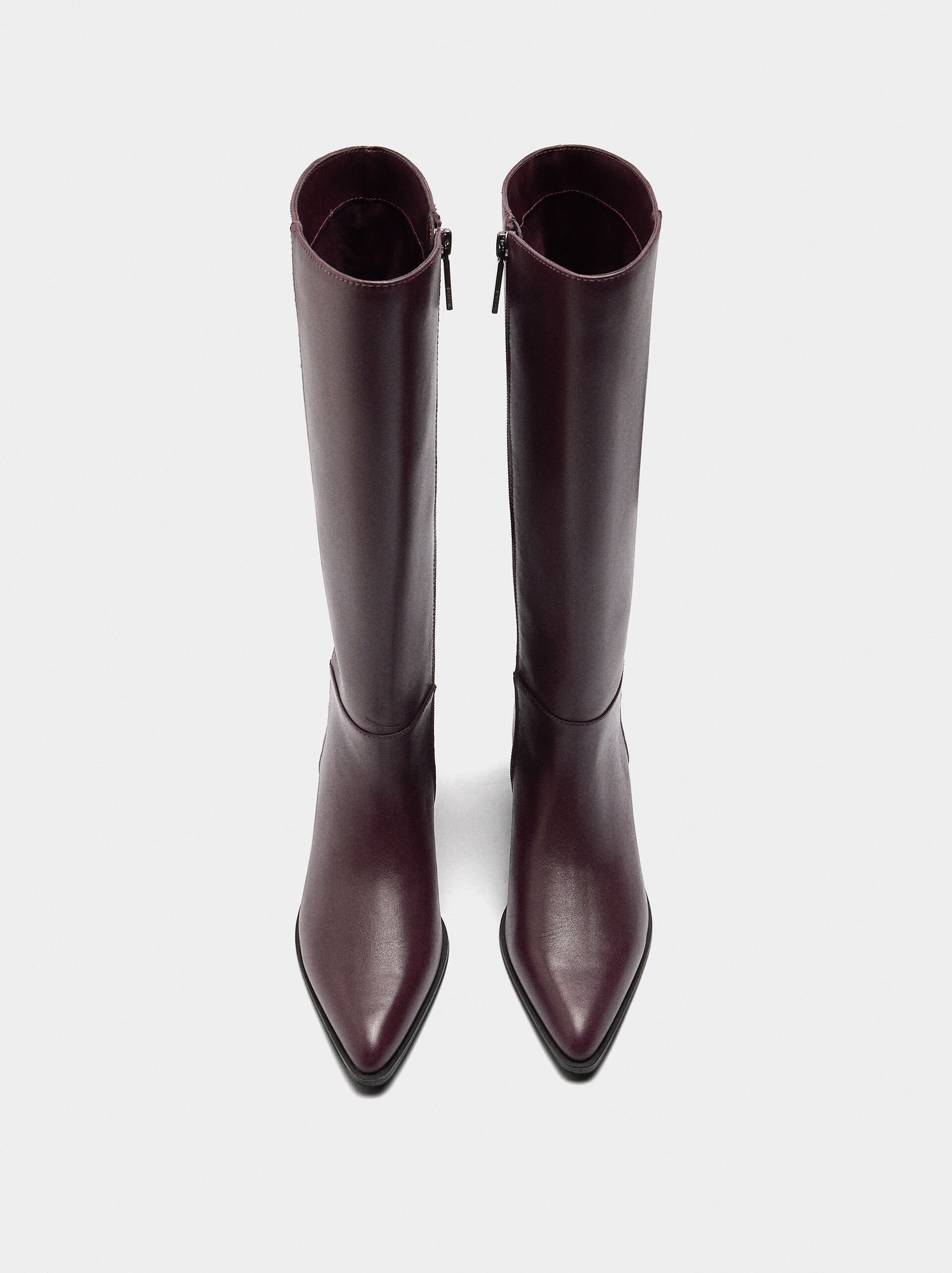 Leather boots with wide heel image number 0.0