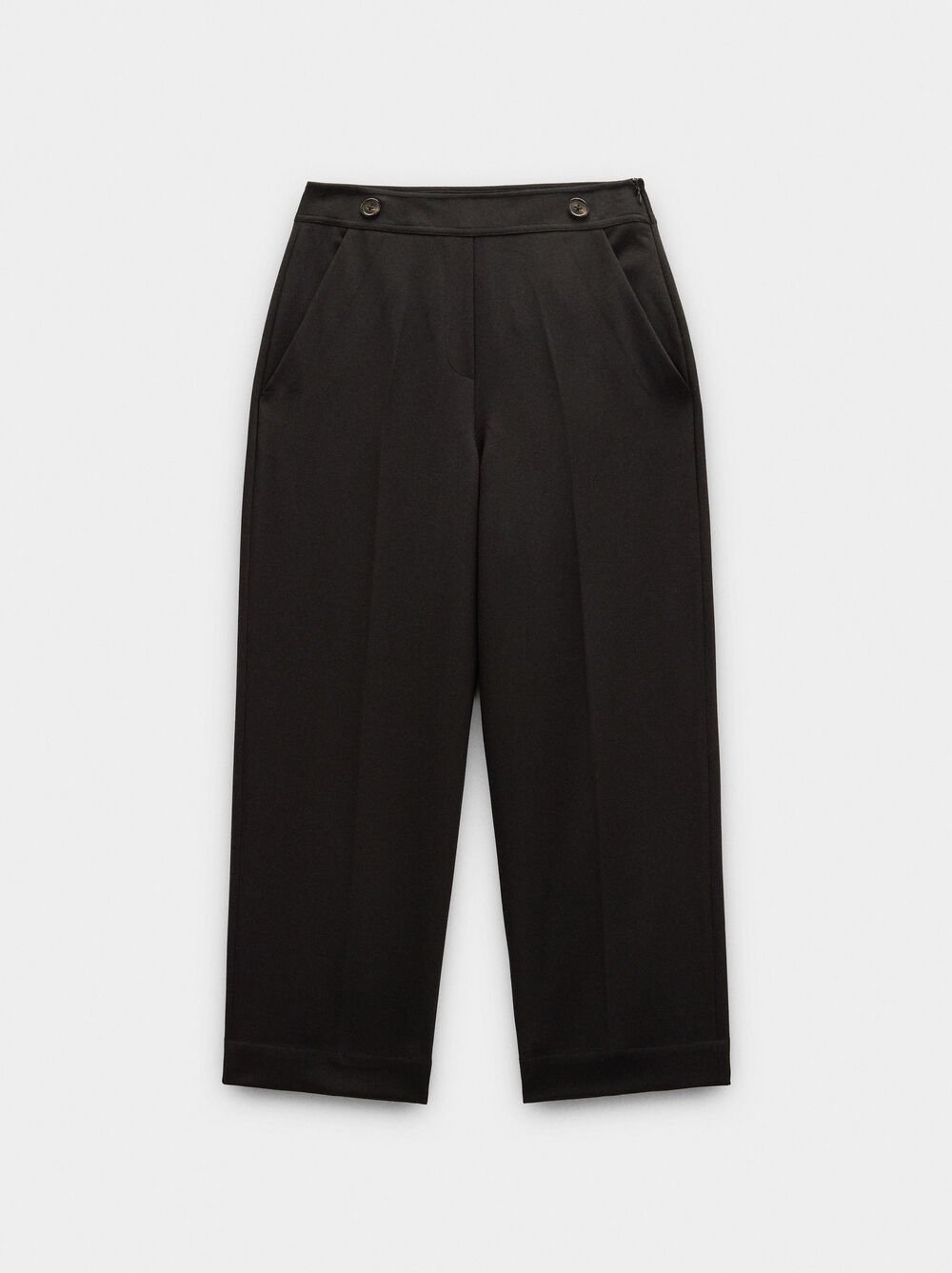 Fluid trousers with pockets