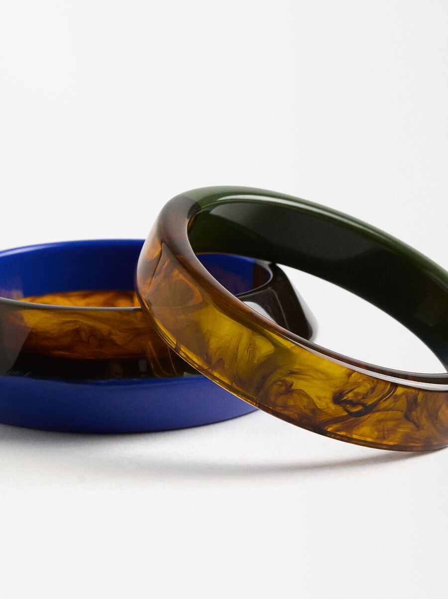 Set of two-tone bracelets