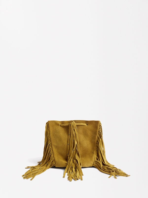 Leather bucket bag with fringes