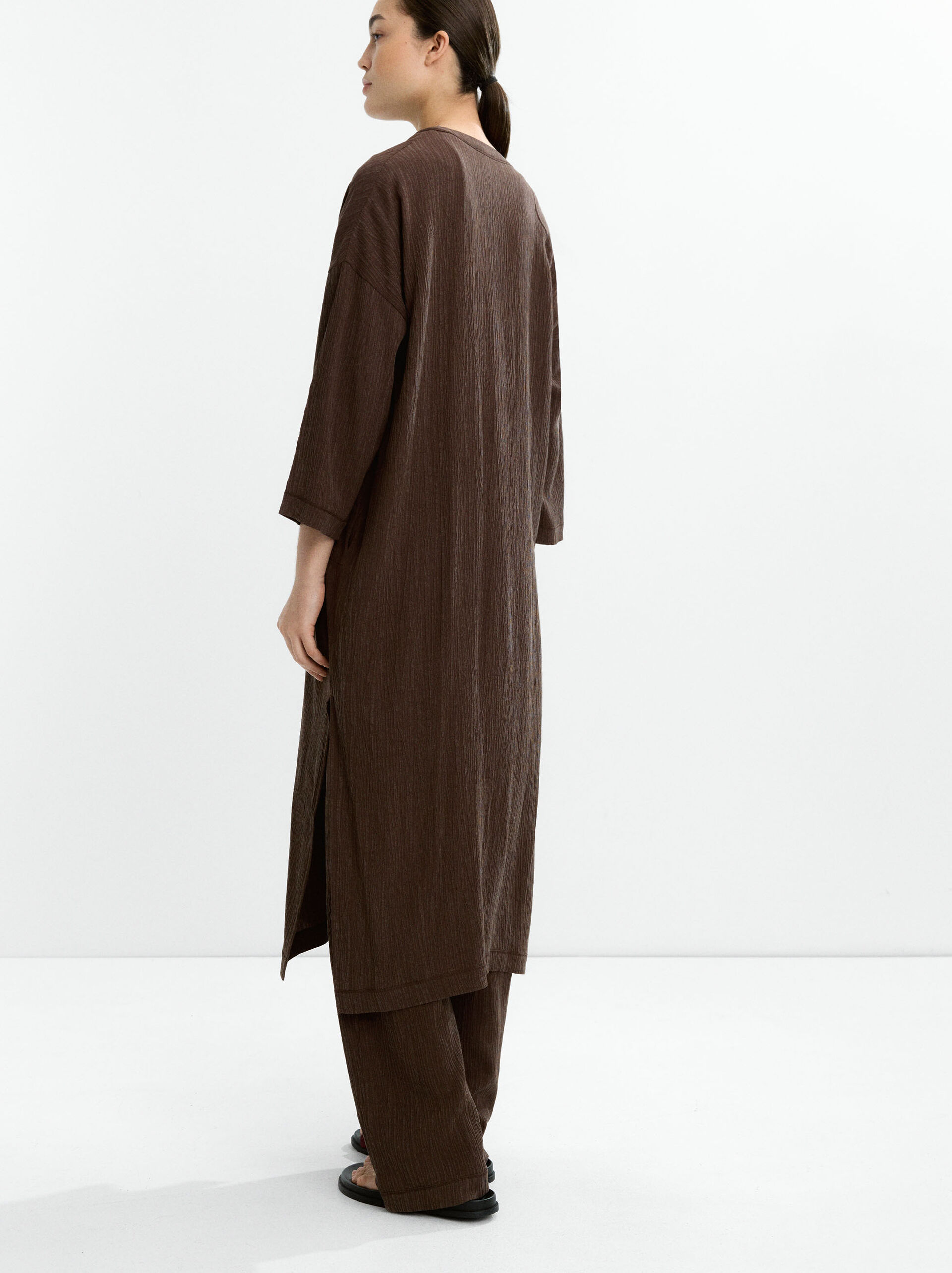 Vestido fluido con efecto arrugado image number 2.0