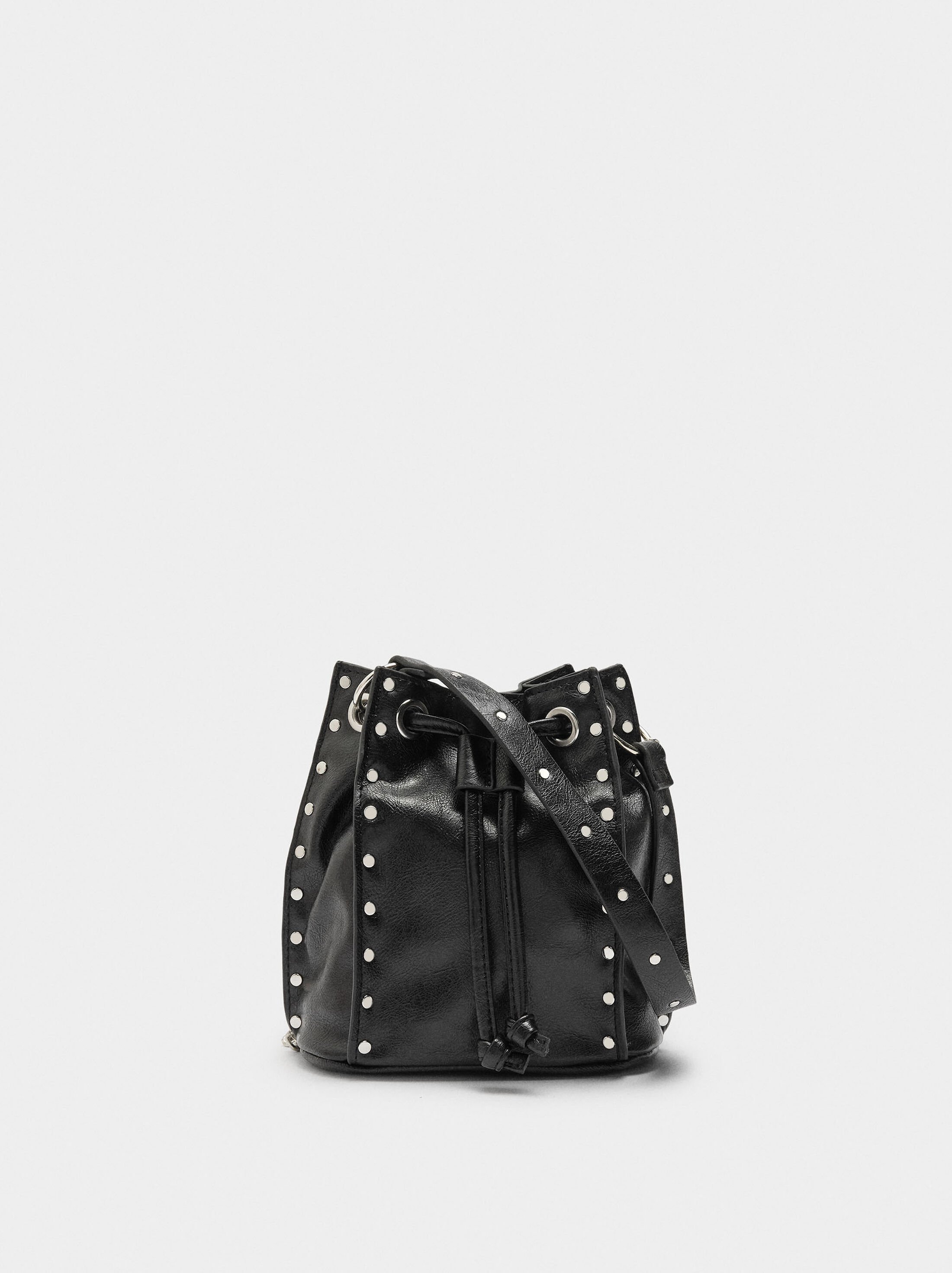 Bolso de hombro con tachuelas  image number 0.0