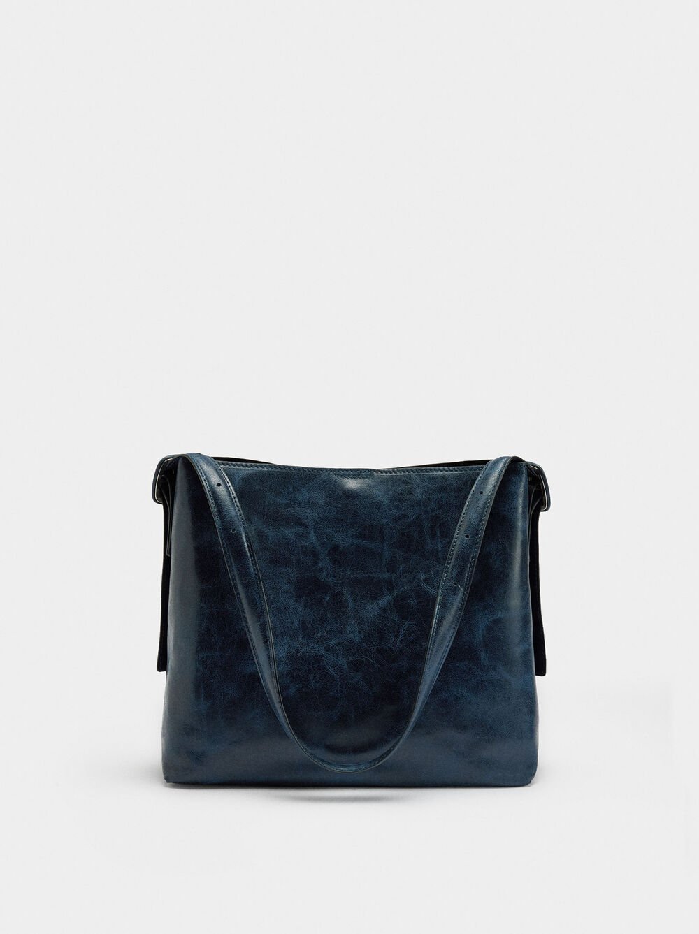 Schultertasche mit Crackle-Effekt