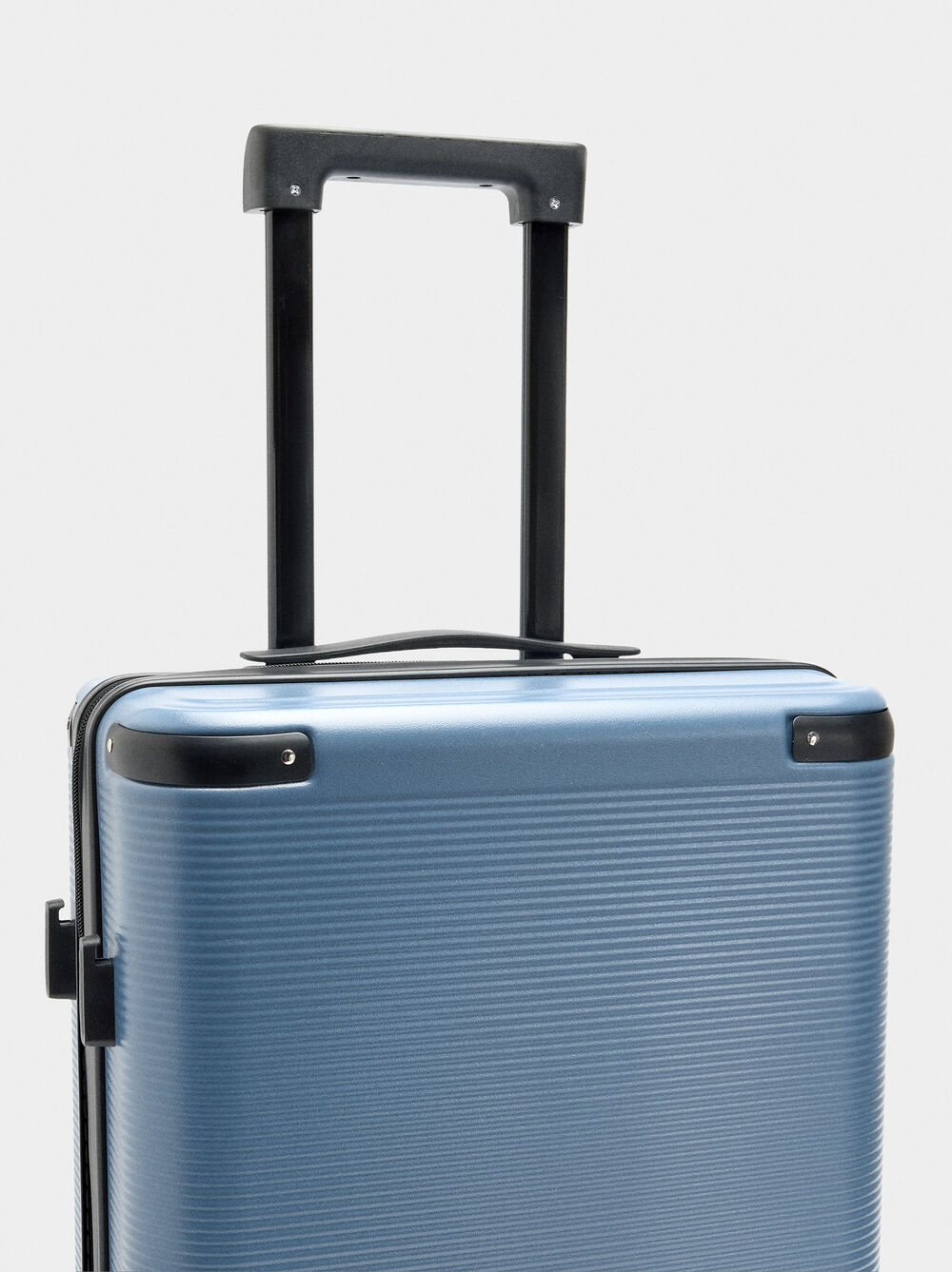 Travel suitcase with texture
