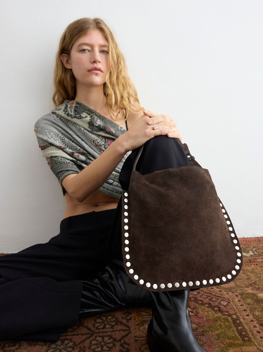 Sac bandoulière en cuir avec clous