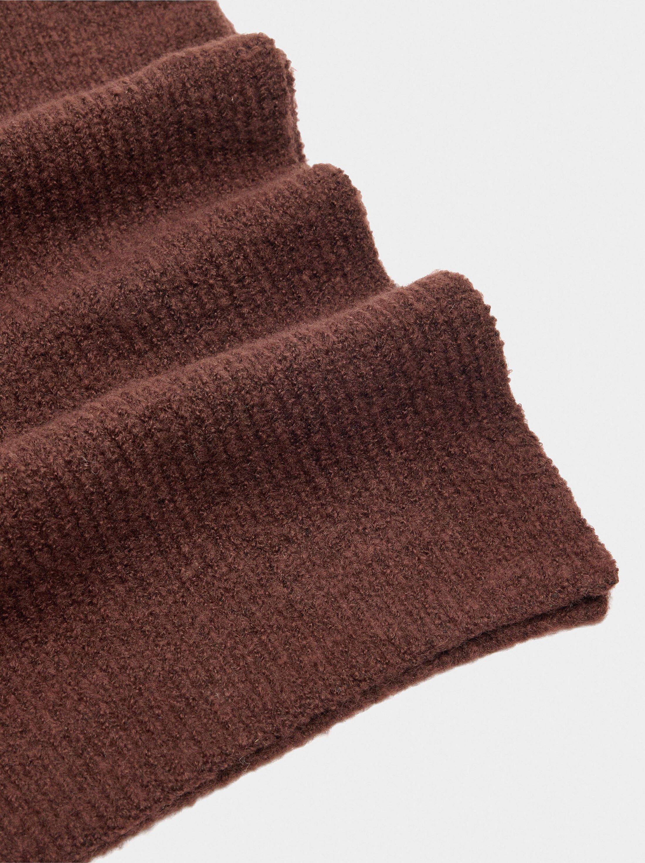 Ribbed scarf image number 1.0