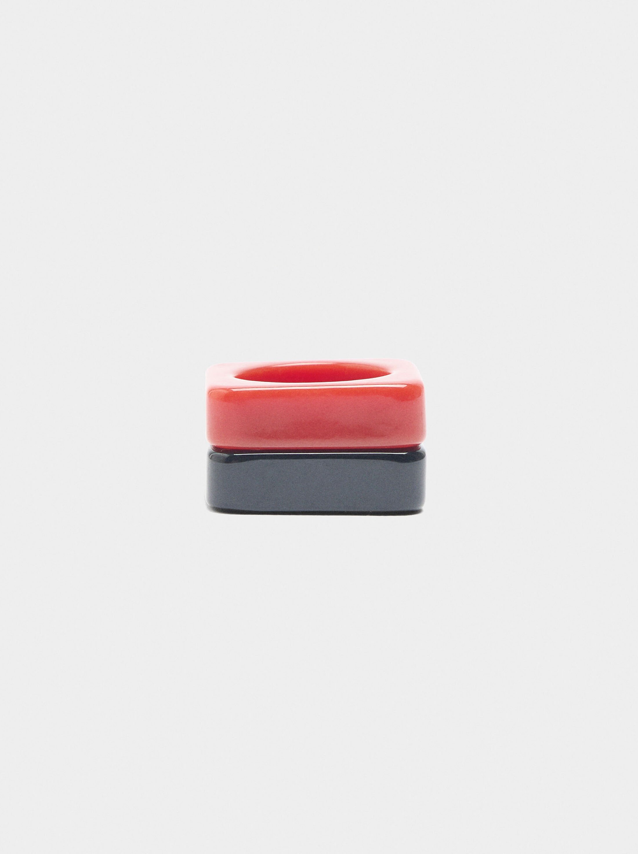 Set of rings with squares image number 0.0