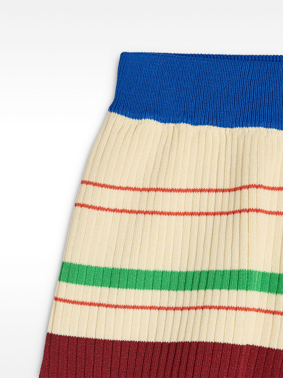 Striped contrast knit shorts