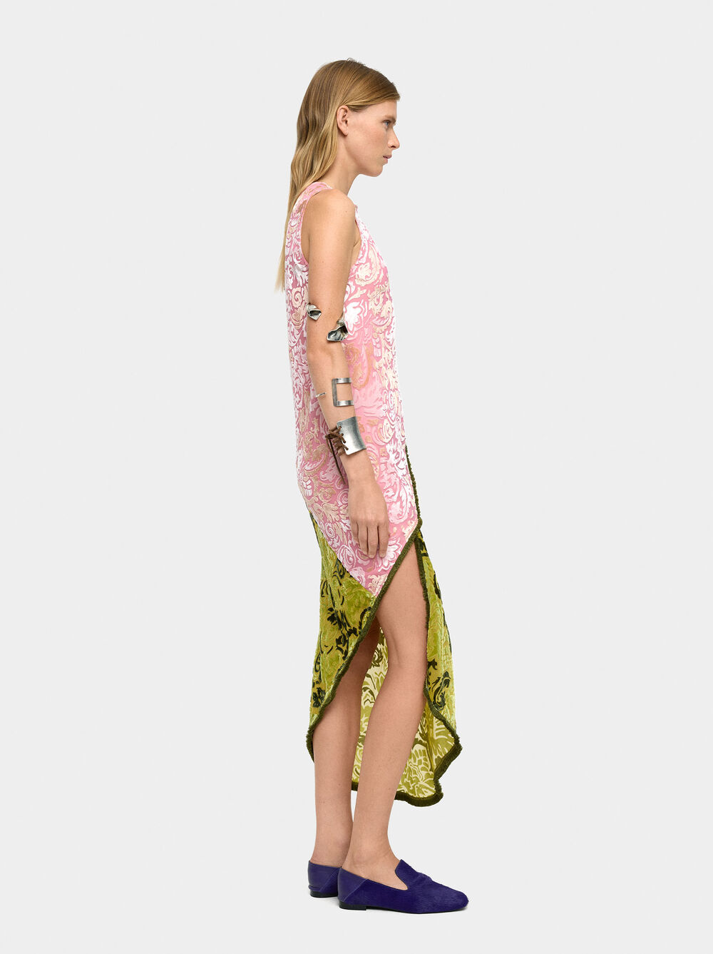 Asymmetric dress with contrast