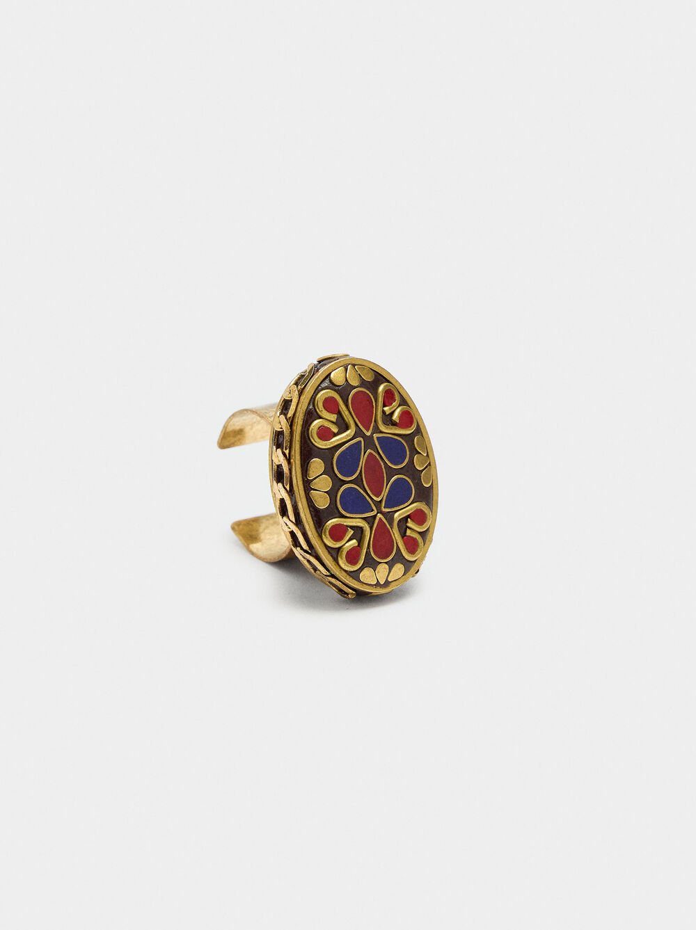 Oval ethnic ring