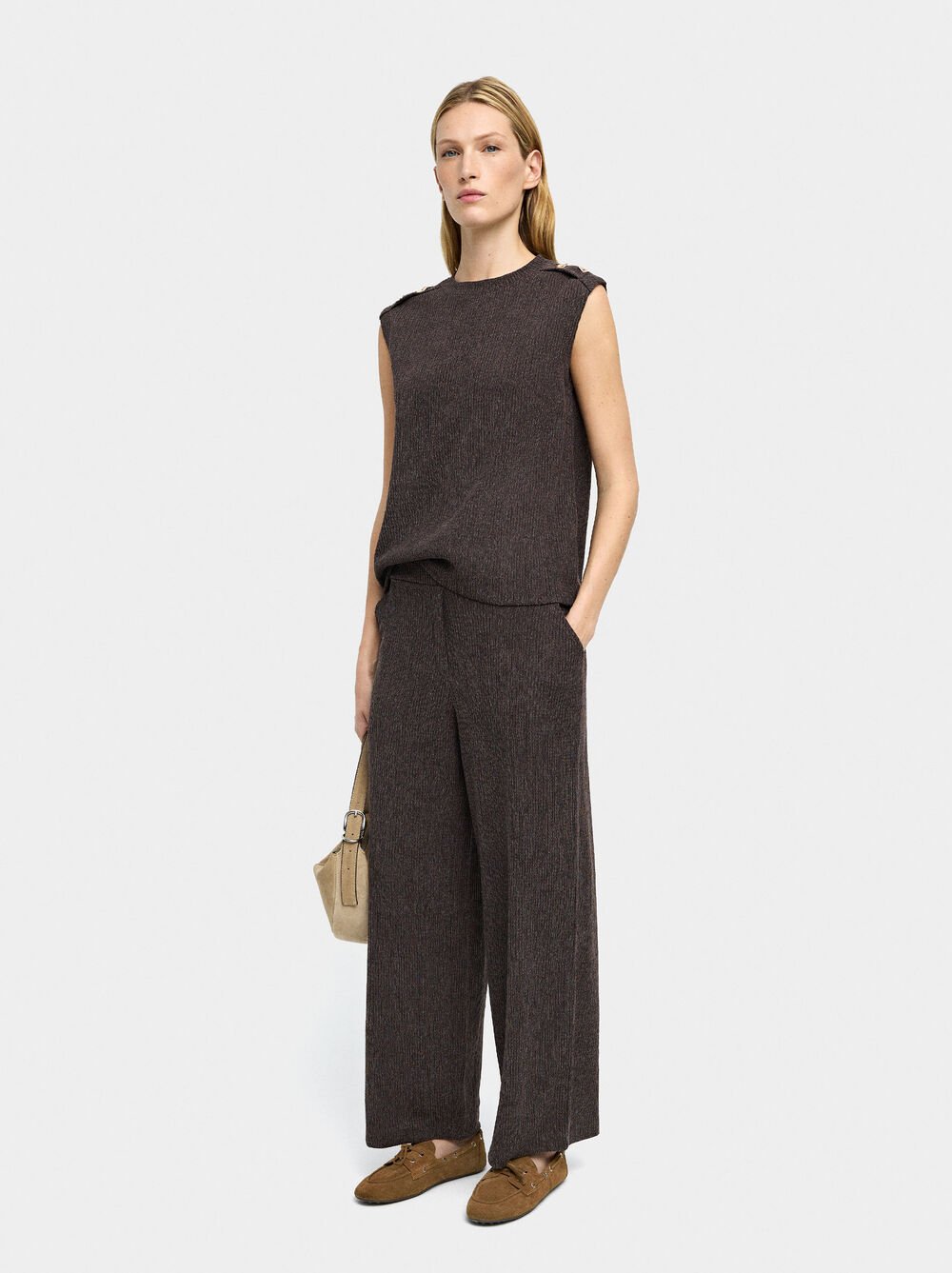 Top con botones y textura