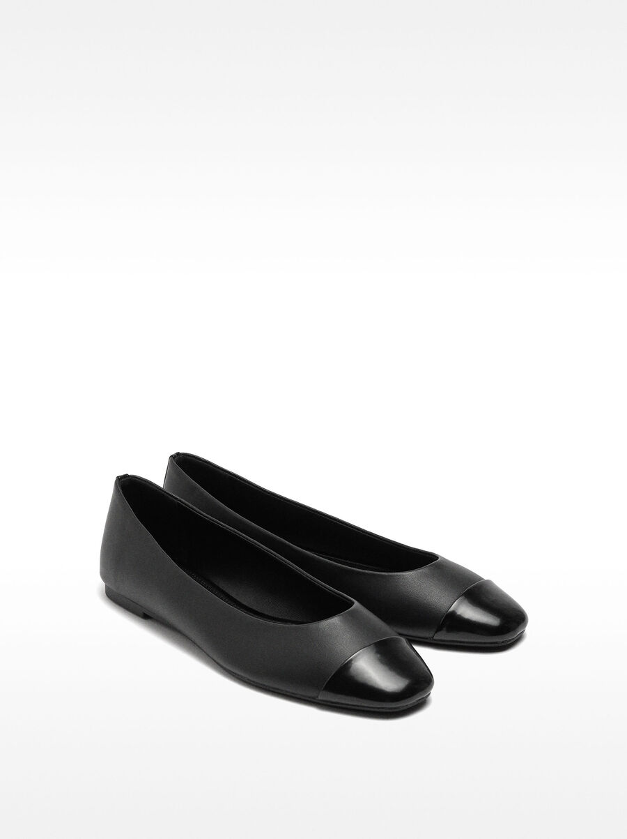 Contrast ballet flats 
