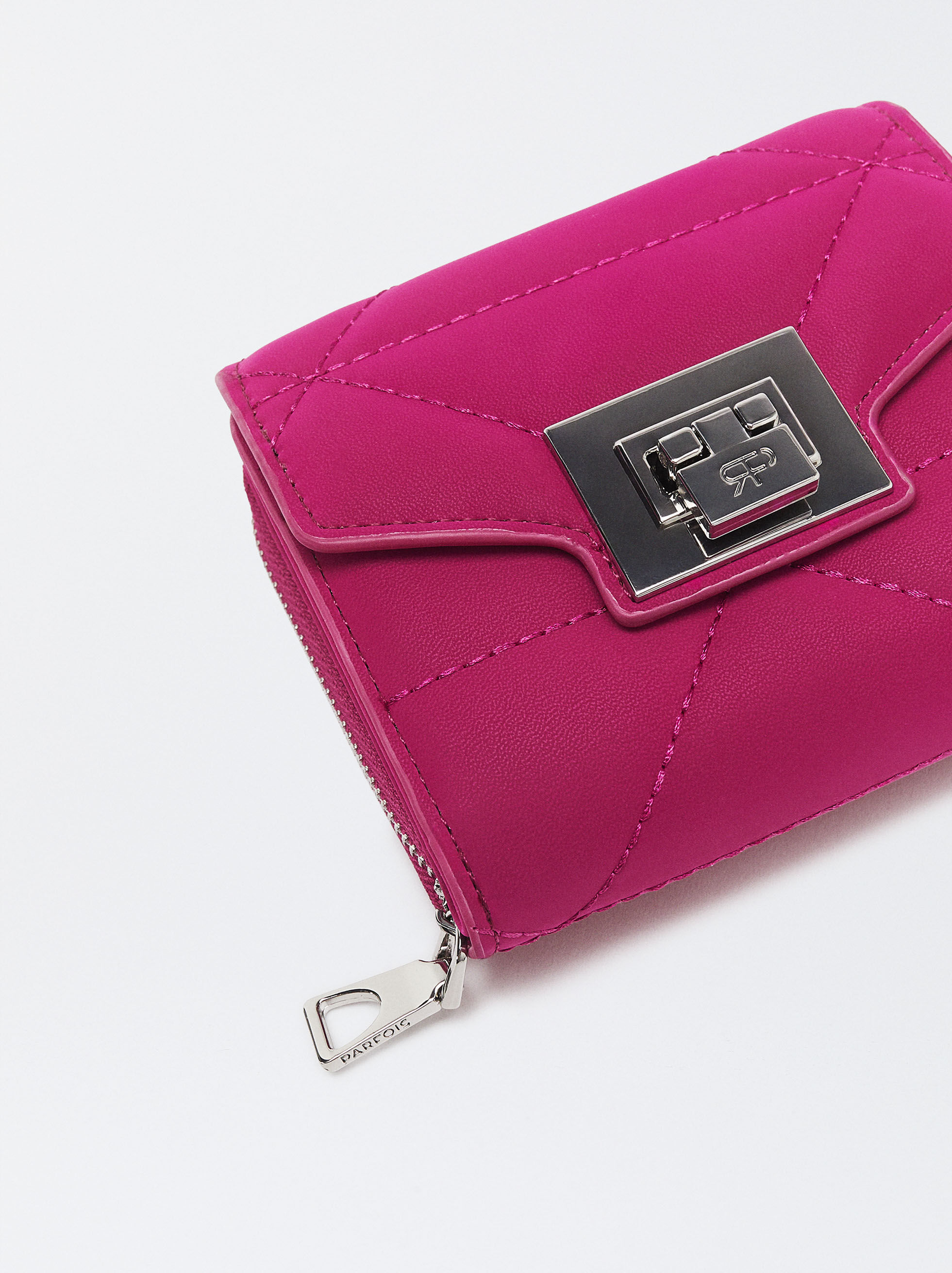 Twist coin store purse