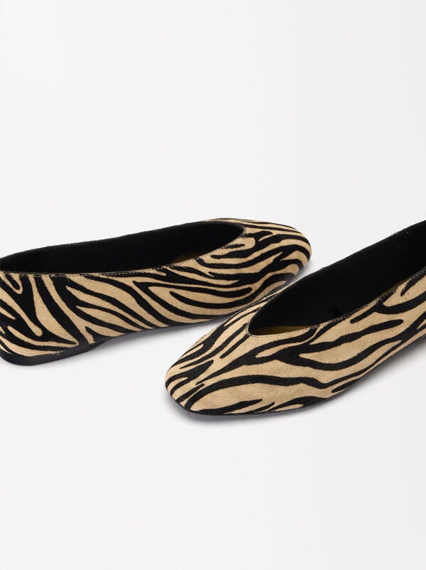 Animal print leather ballerina
