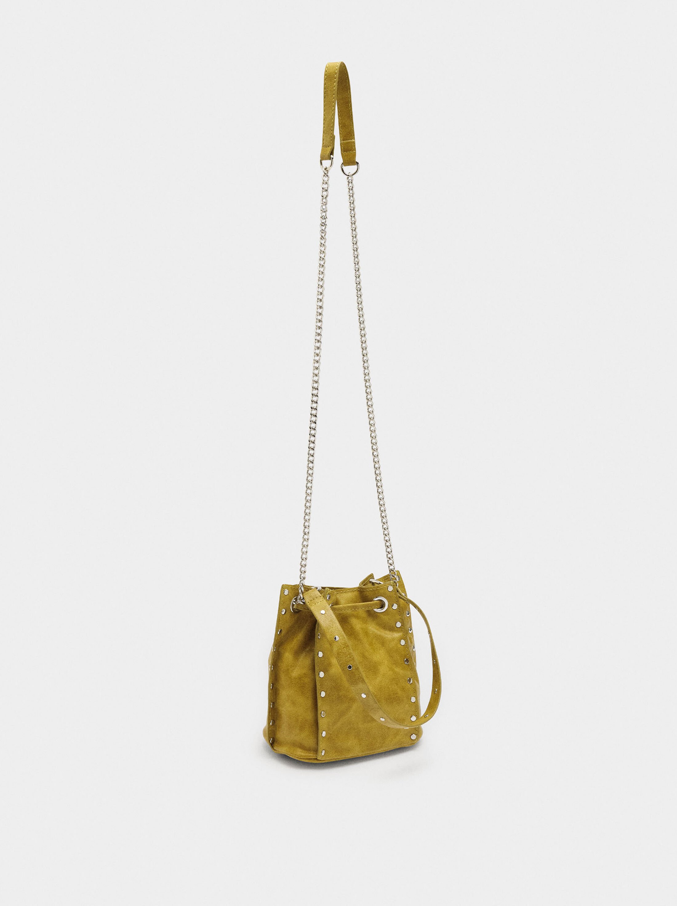 Bolso de hombro con tachuelas  image number 3.0
