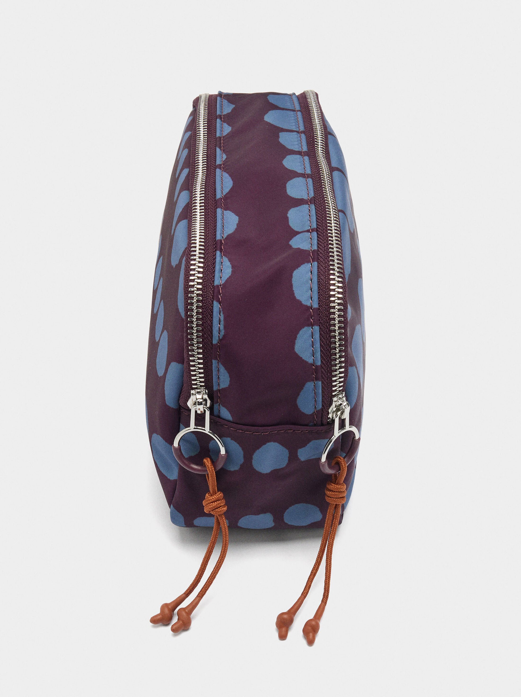 Printed nylon cosmetics bag image number 1.0