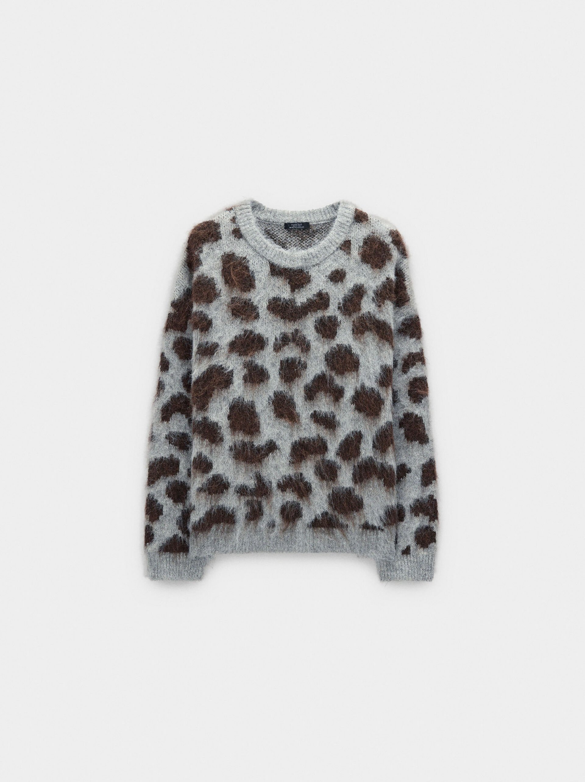 Animal printed knit sweater image number 4.0