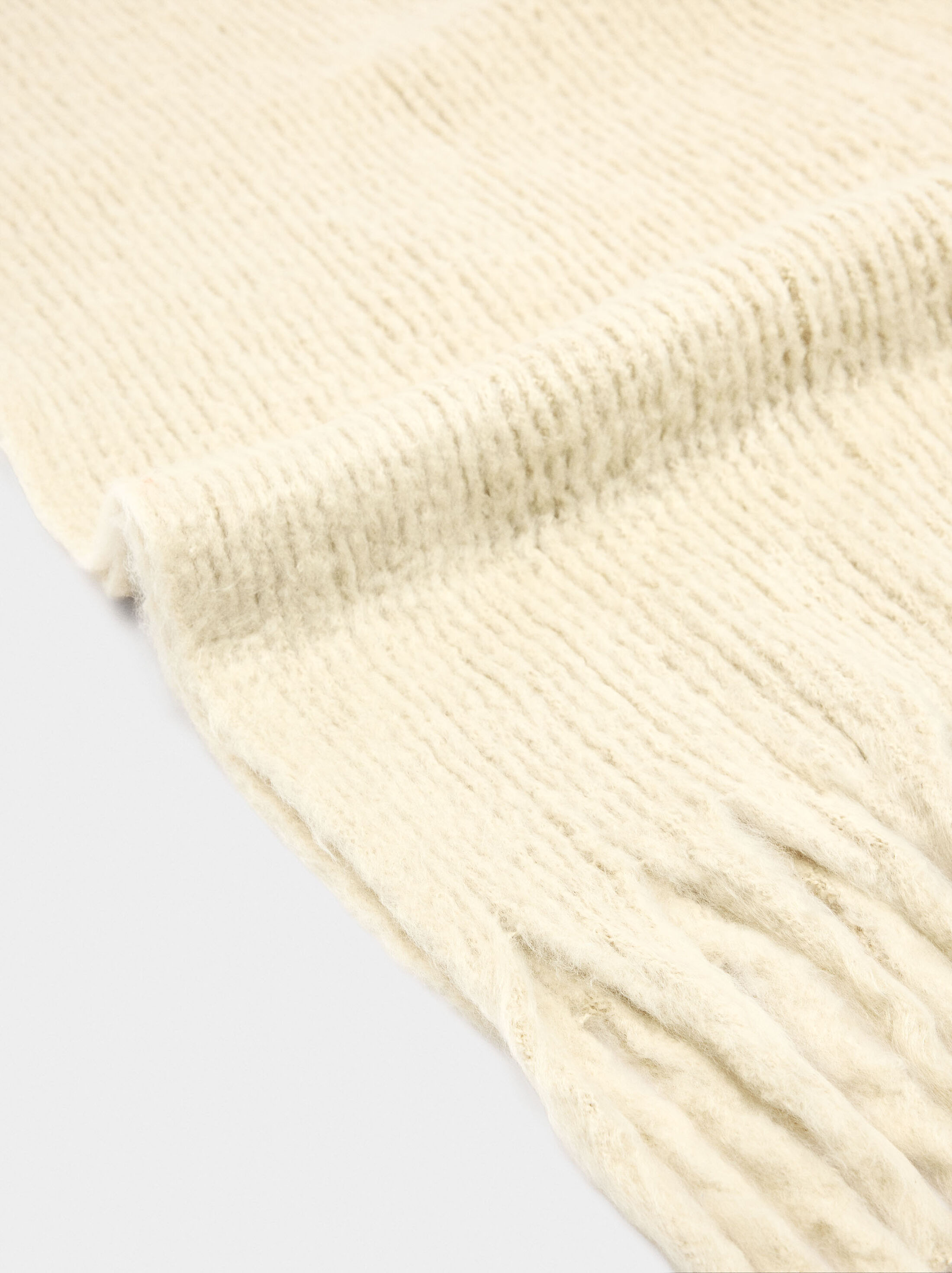 Scarf with fringes image number 1.0