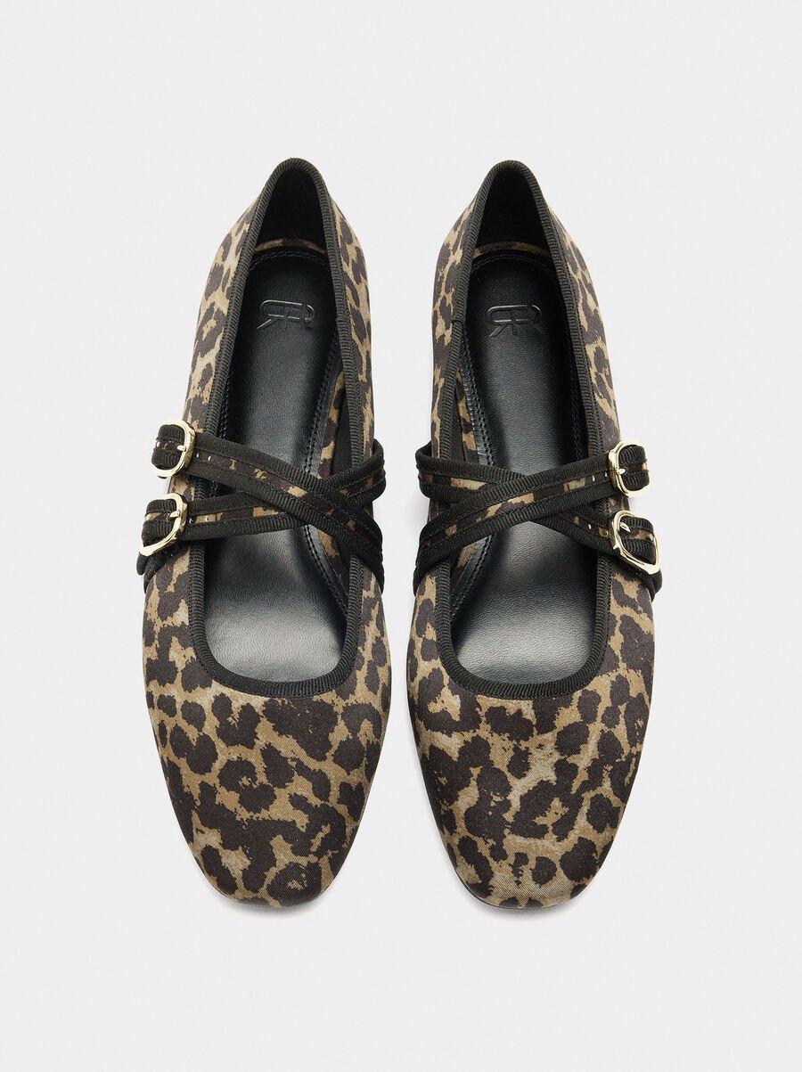 Ballet flats with animal printed fabric
