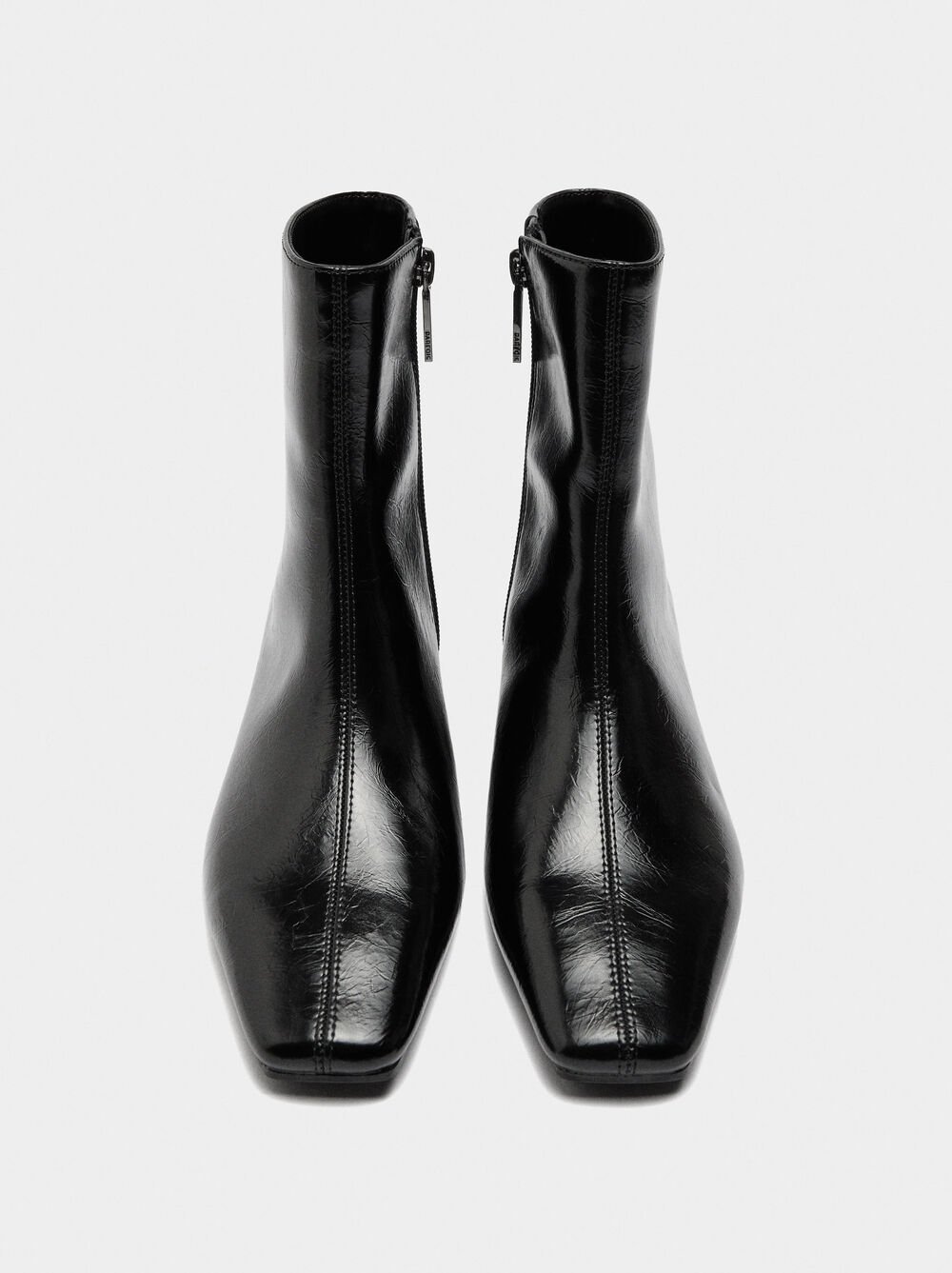 Botines con pespuntes tacón bajo