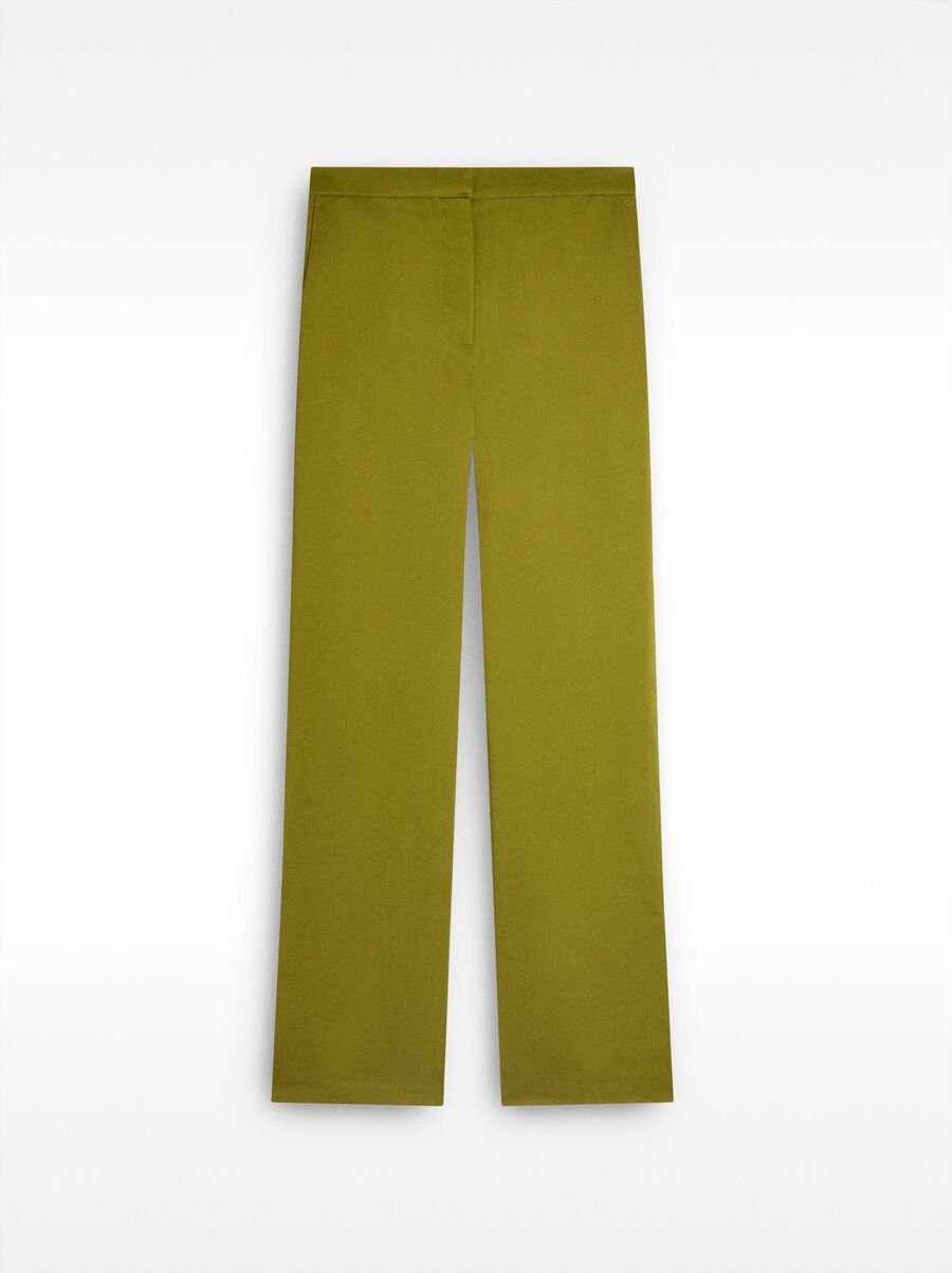 Straight trousers with pockets