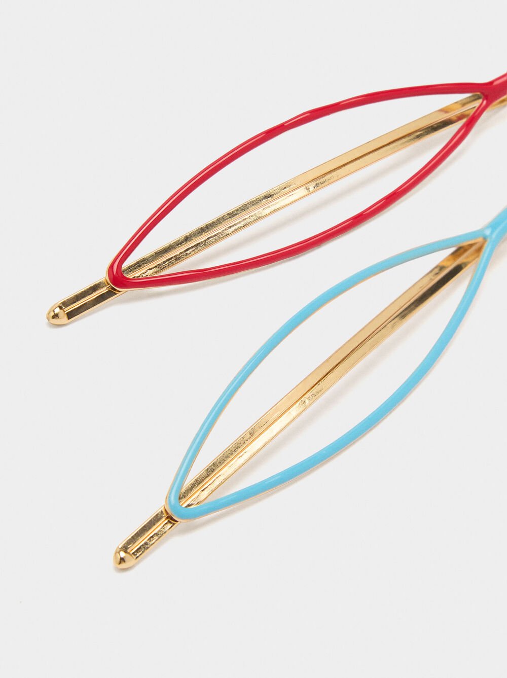Set of bobby pins with enamel