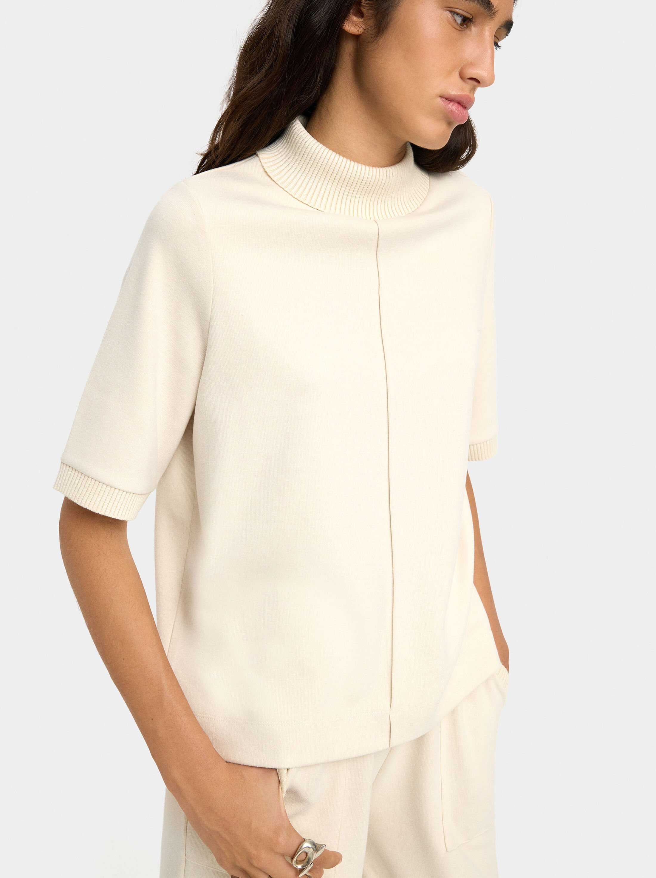 T-shirt with high neck image number 1.0