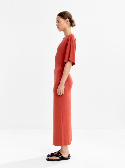 Vestido comprido com franzido