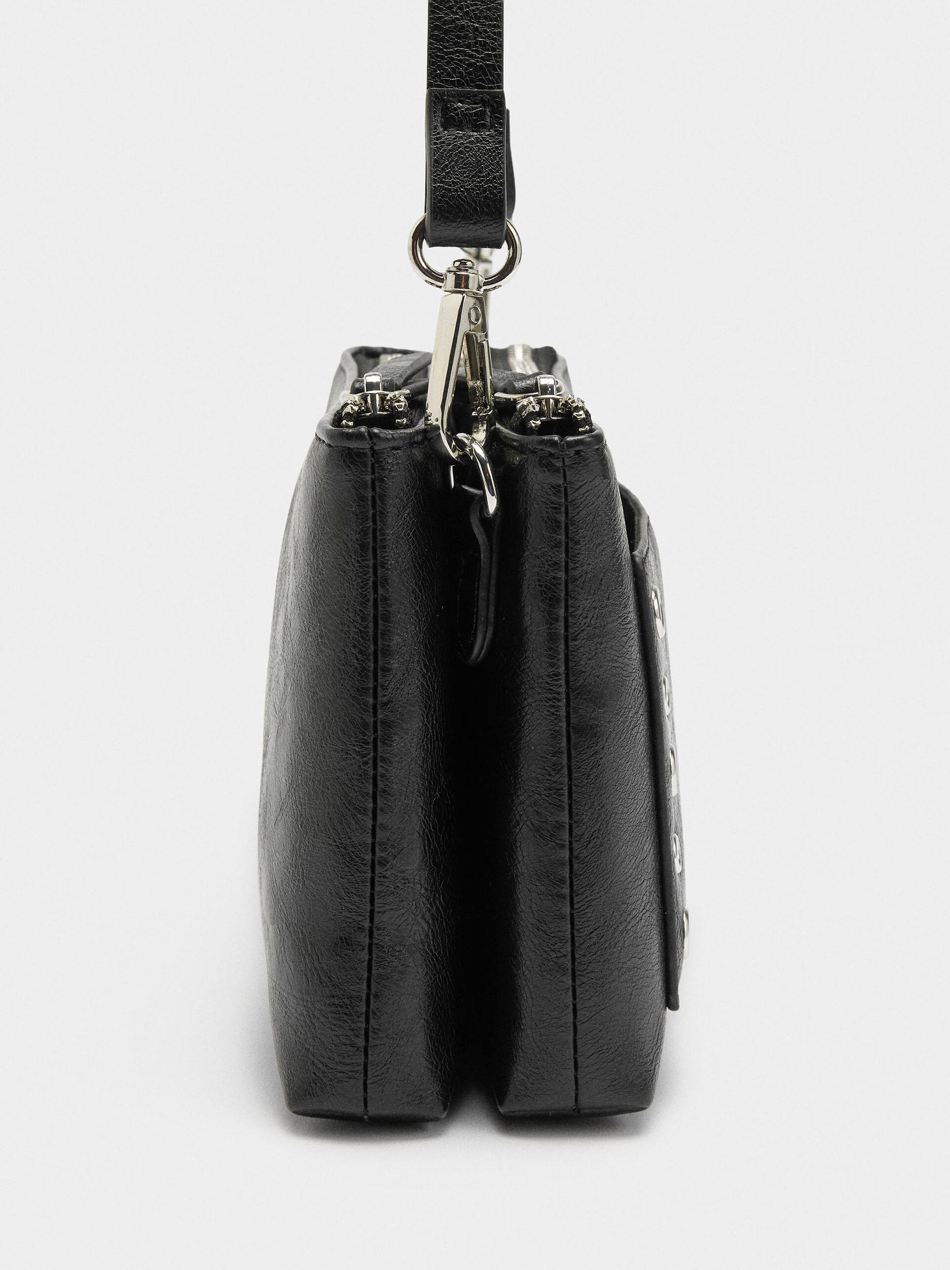 Sac bandoulière en effet craquelé avec clous image number 2.0