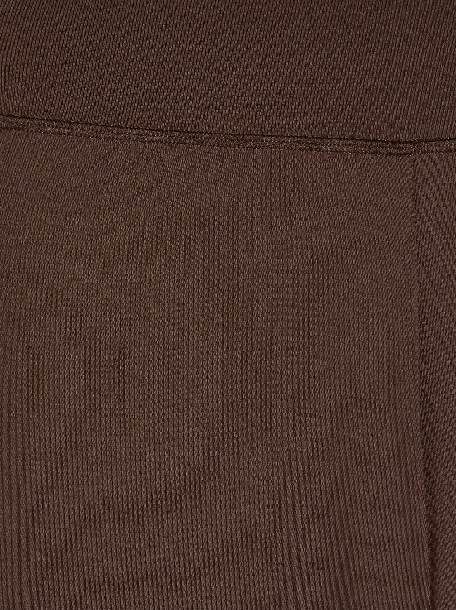 Stretchy capri pants image number 6.0