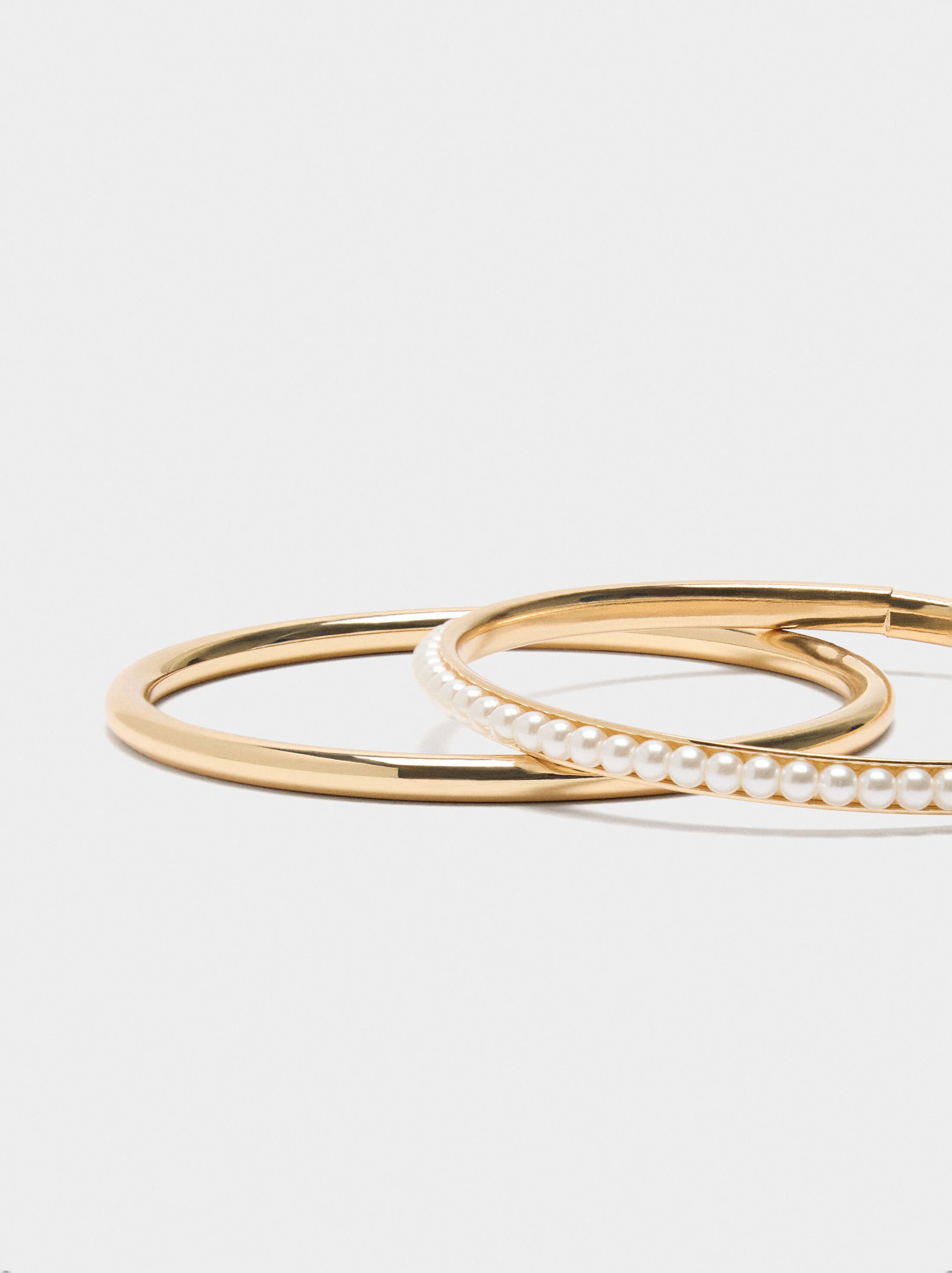 Set of rigid bracelets with pearls image number 1.0