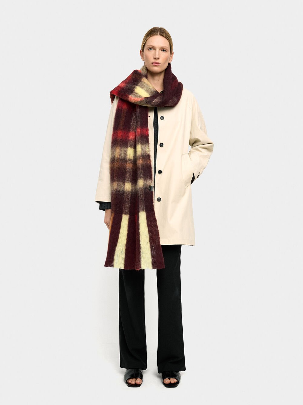 Scarf with squares in wool blend