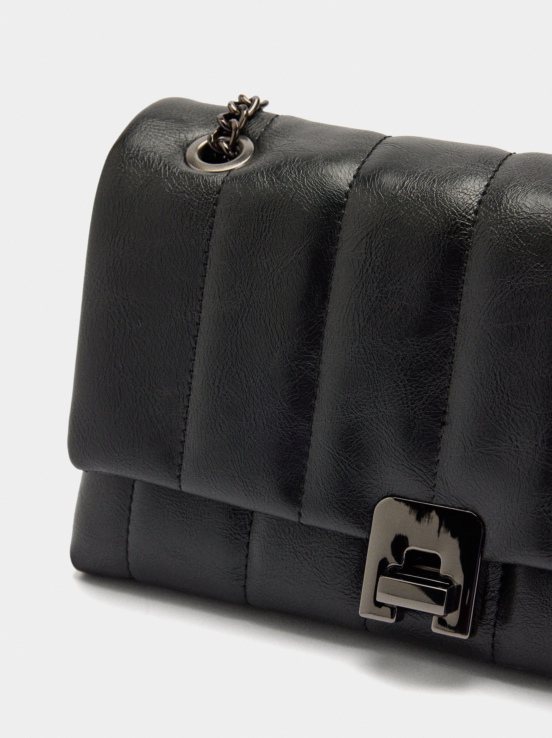 Bolso de hombro acolchado image number 1.0