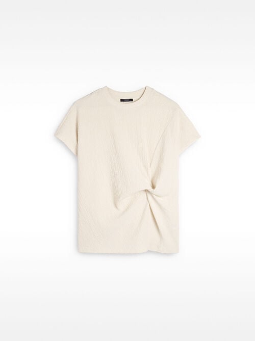 Camiseta con textura fruncida