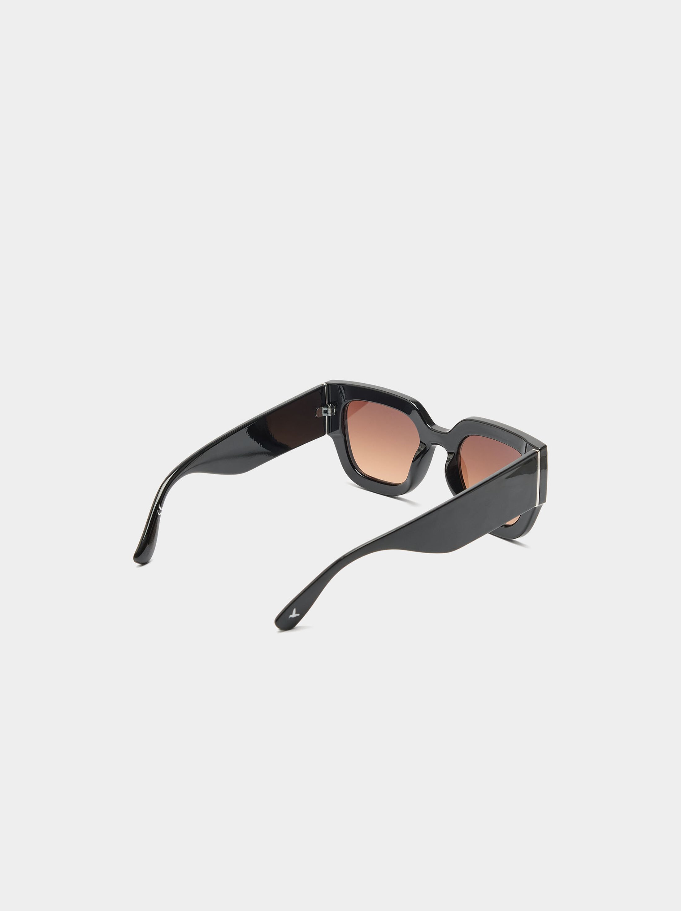 Square sunglasses image number 2.0
