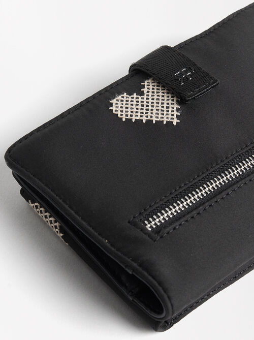Nylon phone bag with hearts