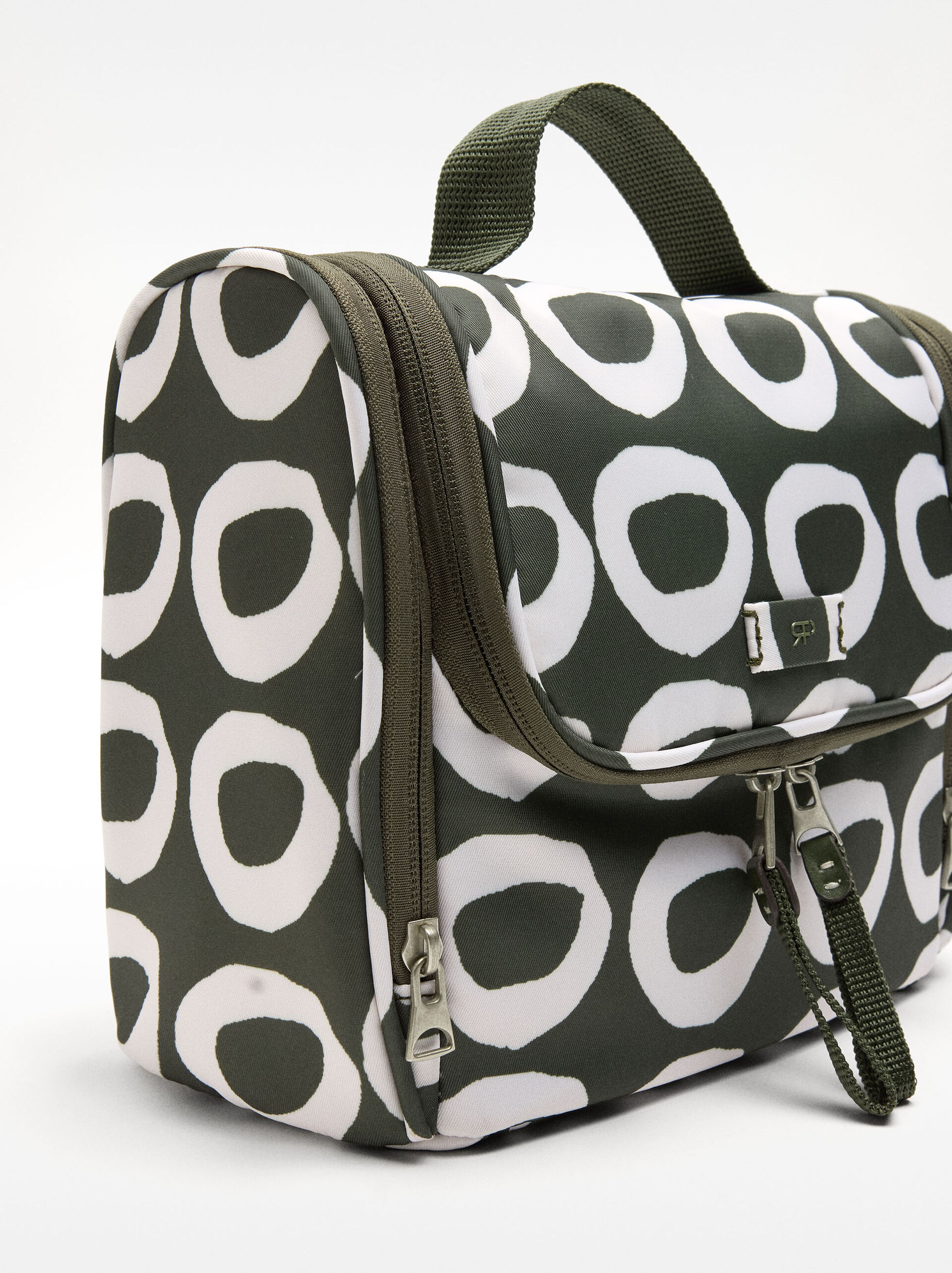 Neceser de nylon estampado image number 1.0